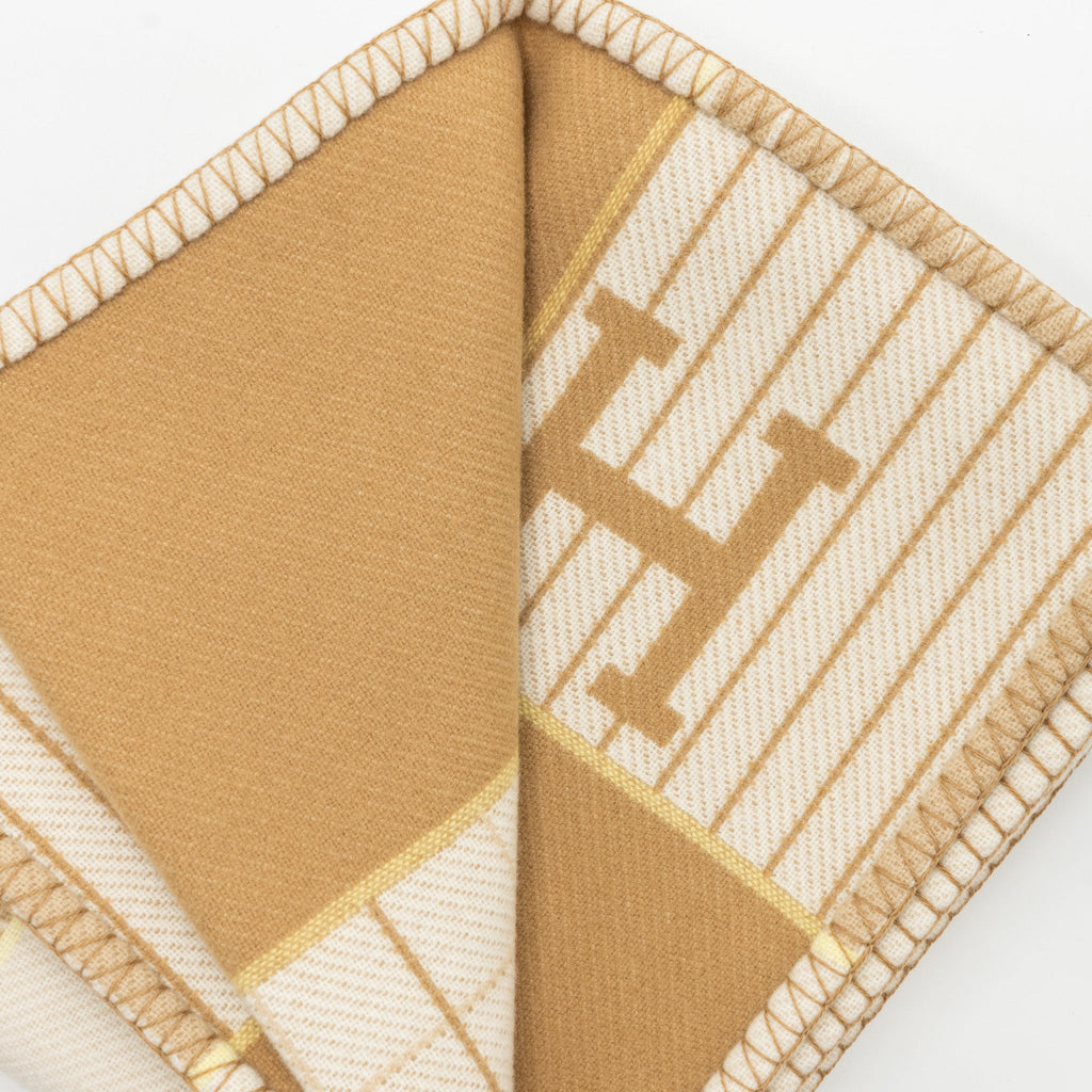 hermes-100x140-avalon-cabriole-blanket-biscuit