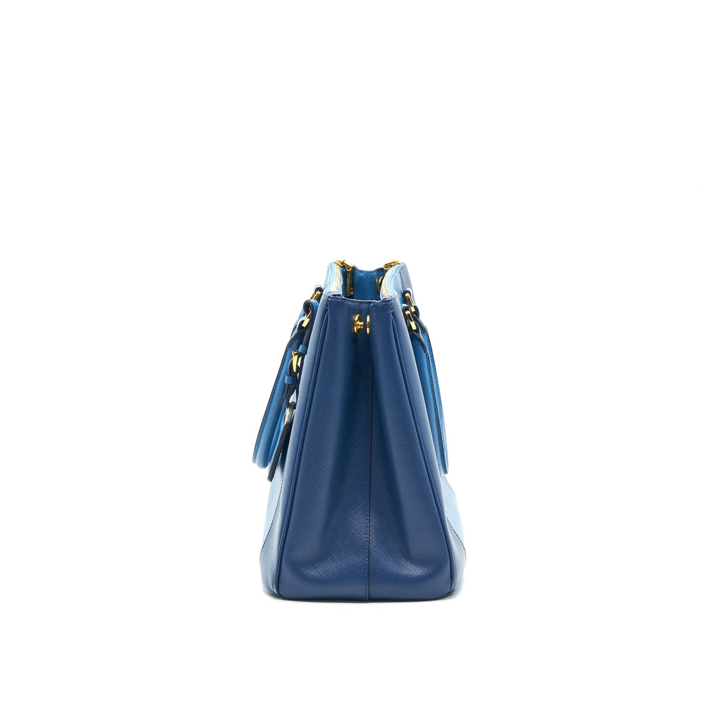 prada-saffiano-tote-bag-blue-navy