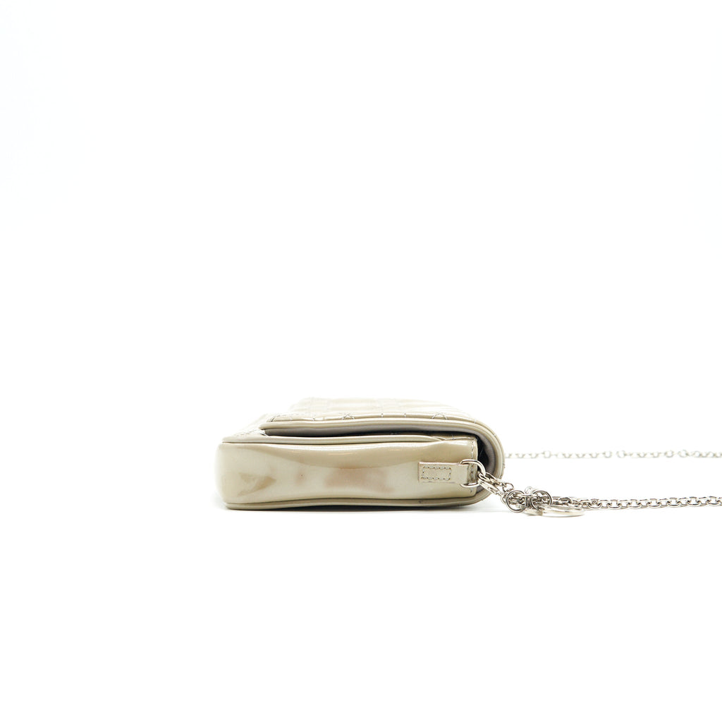 dior-patent-leather-wallet-on-chain-light-grey