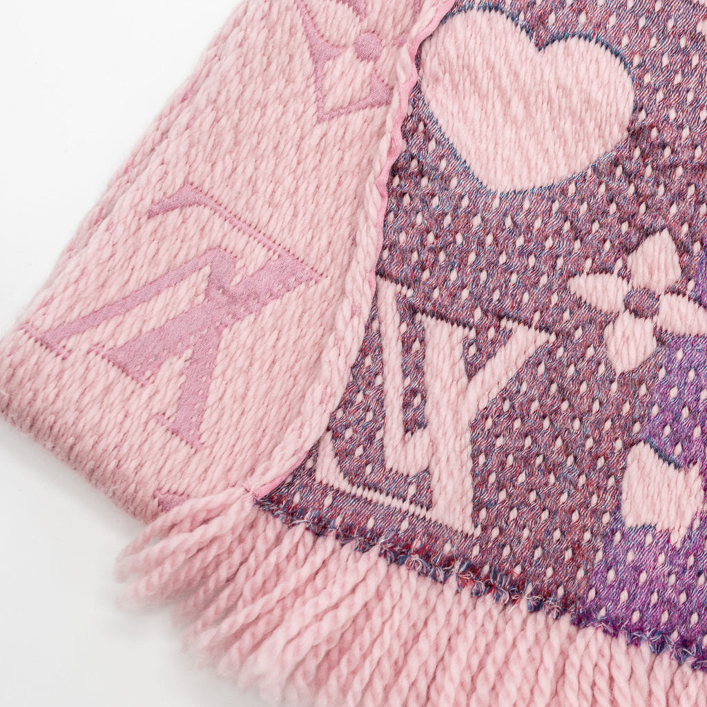 louis-vuitton-scarf-wool-silk-pink-with-limited-print