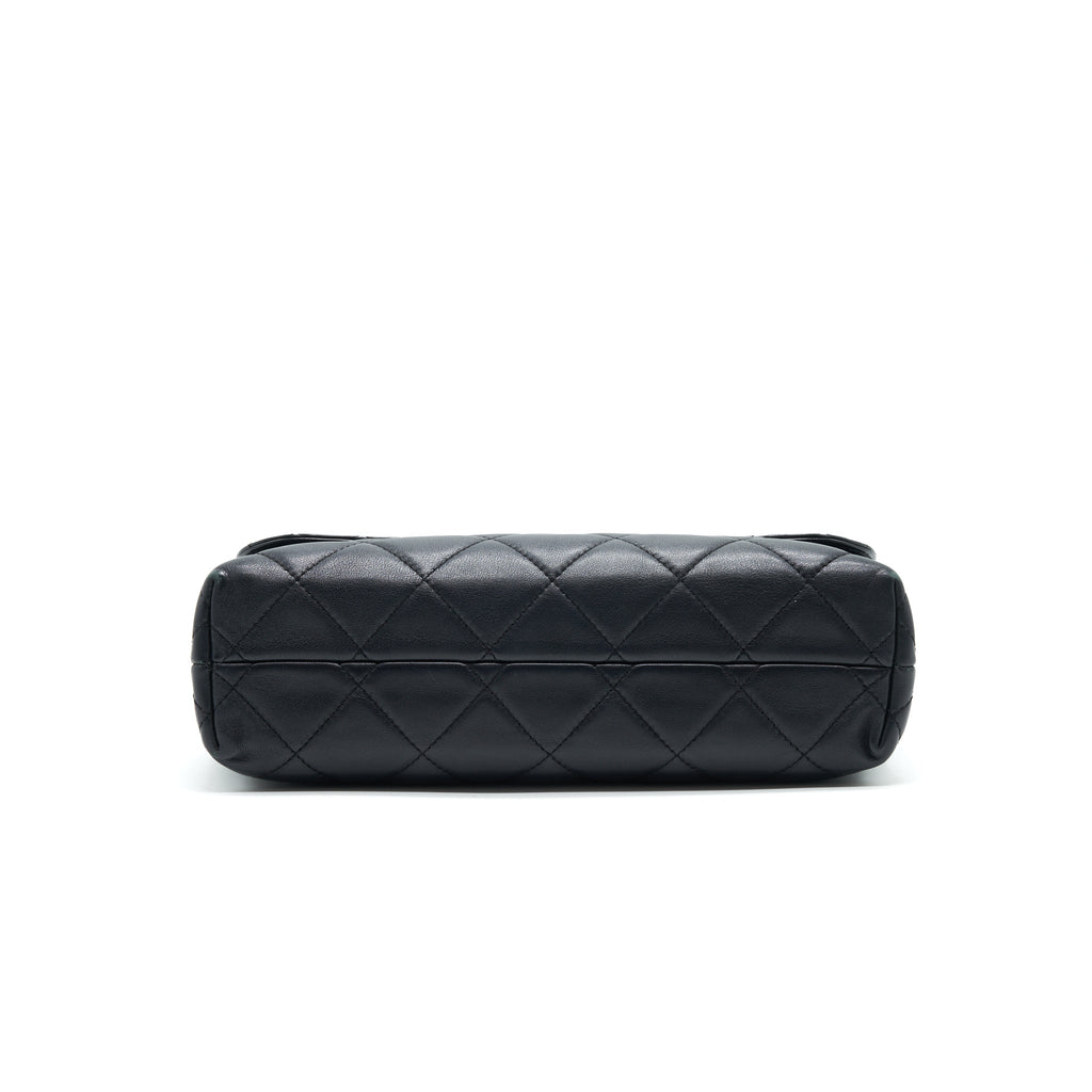 chanel-flap-bag-with-chain-large-black-shw