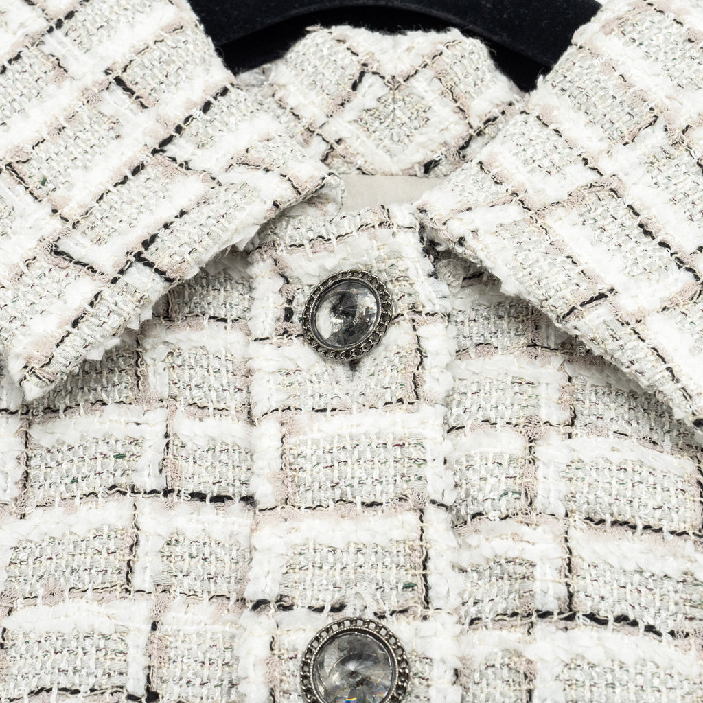 chanel-size-34-22c-tweed-short-jacket-light-grey-white-black