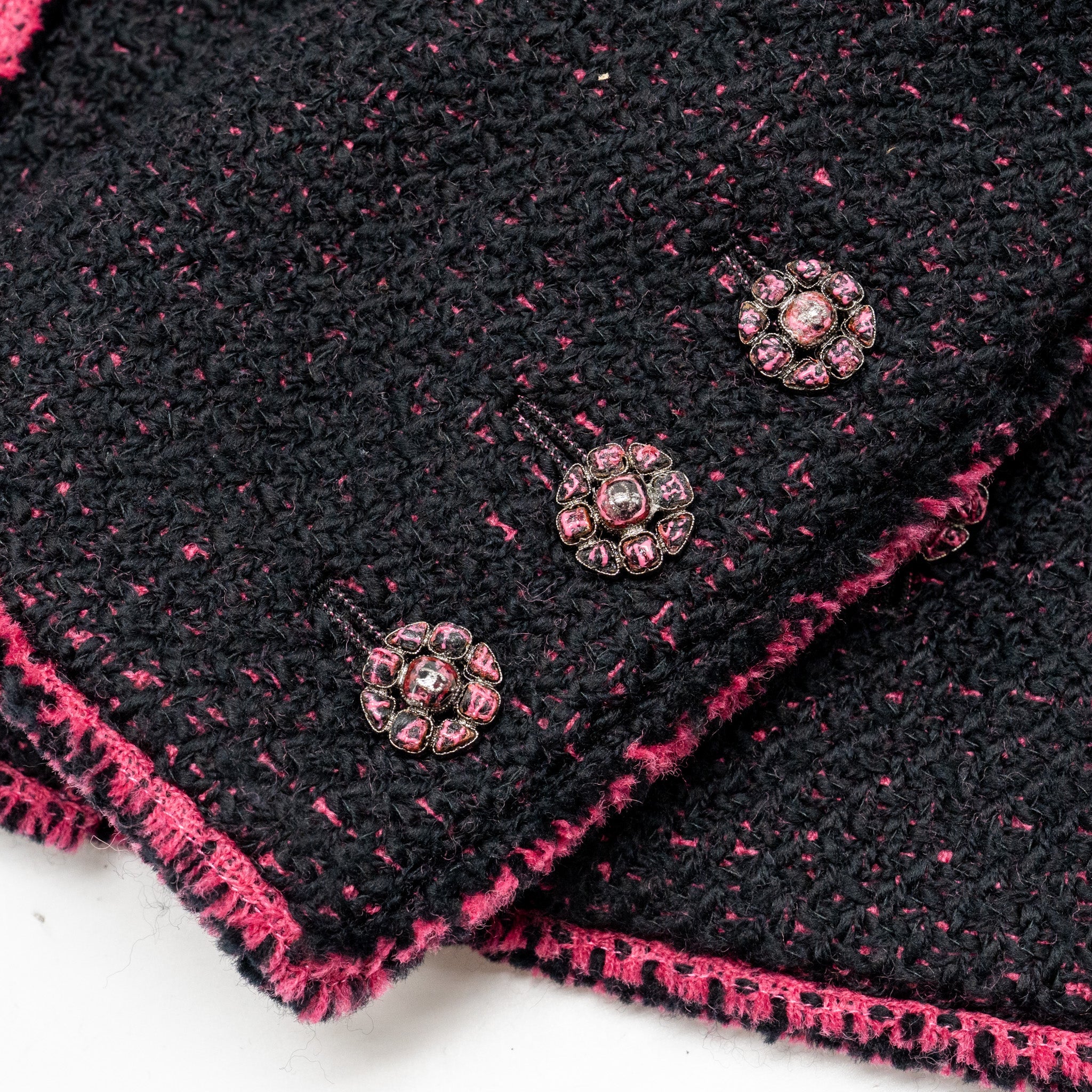 chanel-size-34-22k-detailed-cc-button-jacket-wool-polyamide-black-pink