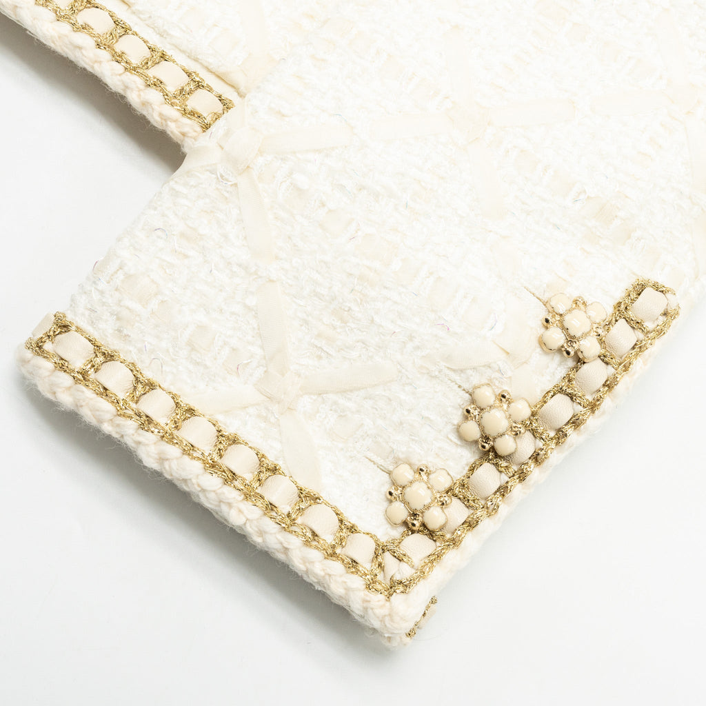 chanel-size-34-tweed-jacket-white-gold
