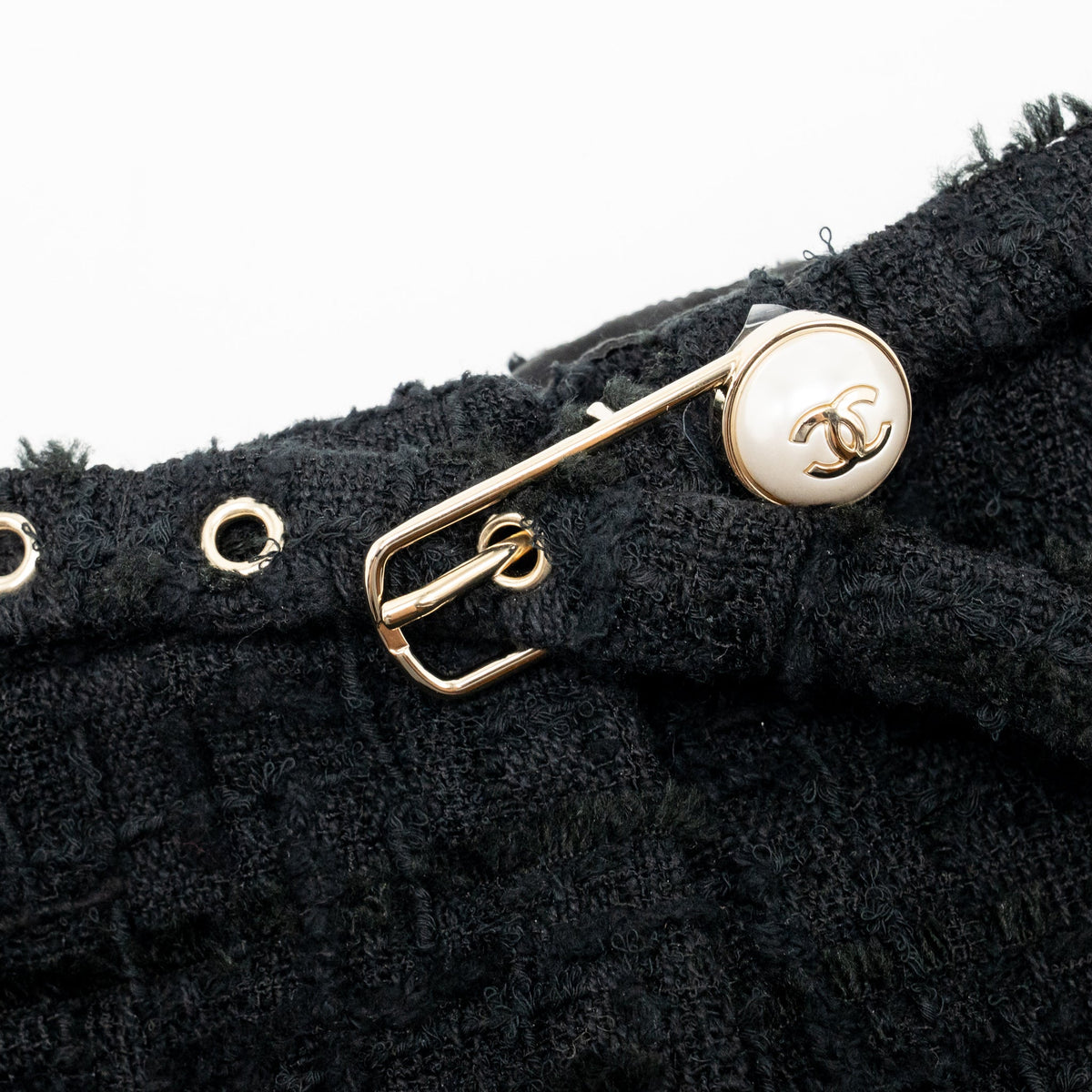 chanel-size-34-20b-pearl-cc-pants-tweed-black
