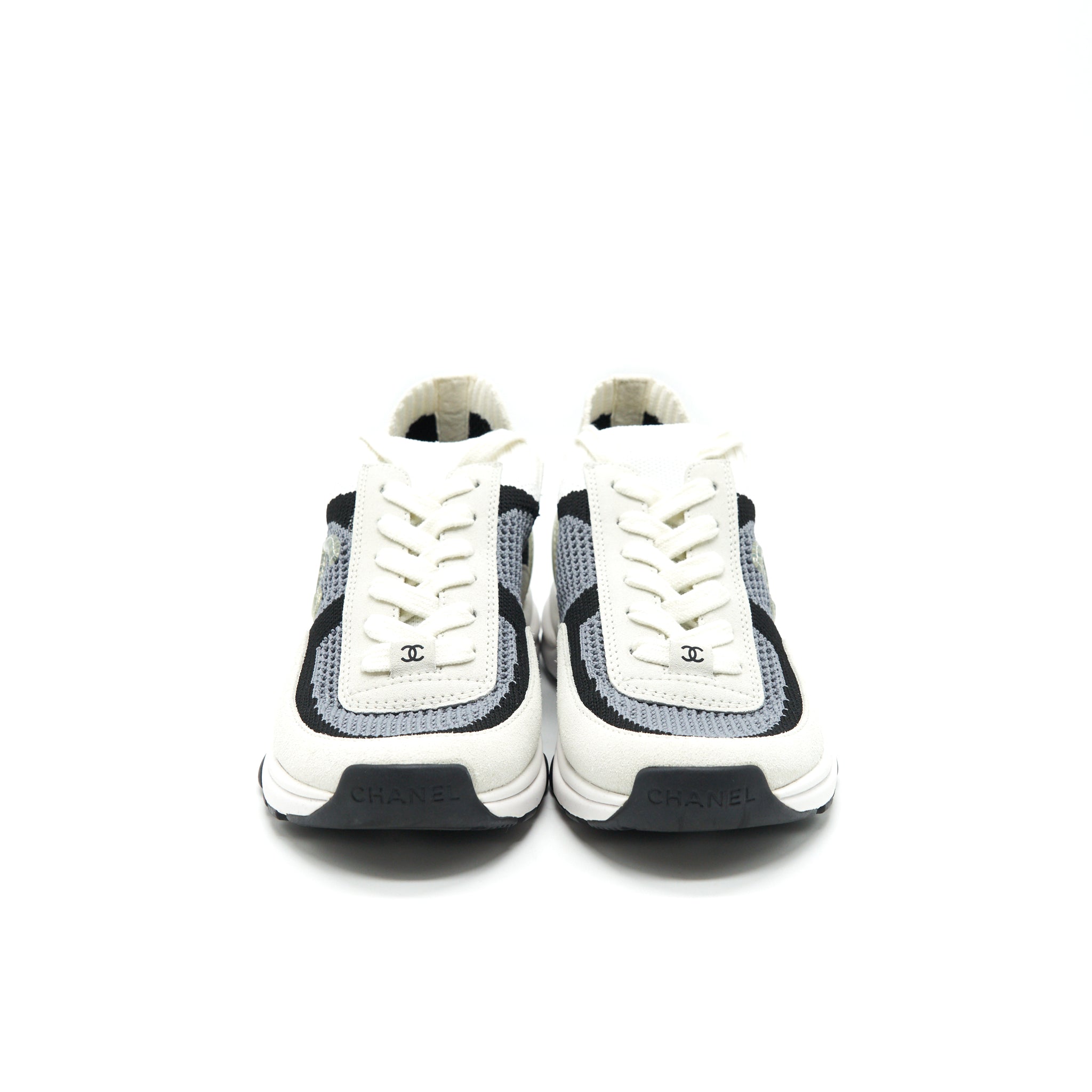 chanel-cc-logo-sneaker-white-grey-black