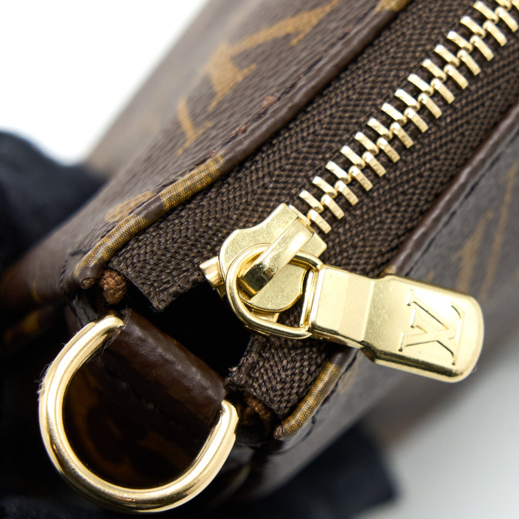 louis-vuitton-pochette-accessories-monogram-canvas-ghw-new-version-1