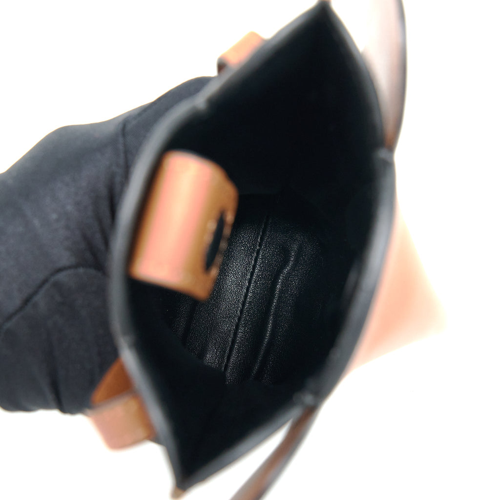 loewe-elephant-phone-pocket-calfskin-tan