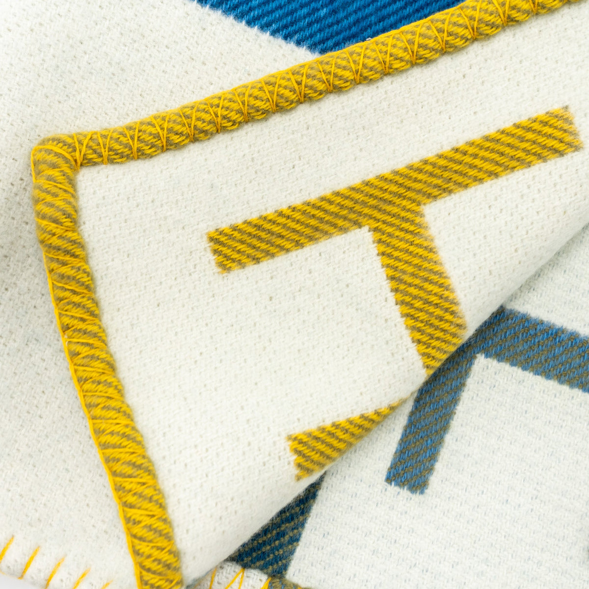 hermes-avalon-vibration-throw-blanket-wool-cashmere-outremer