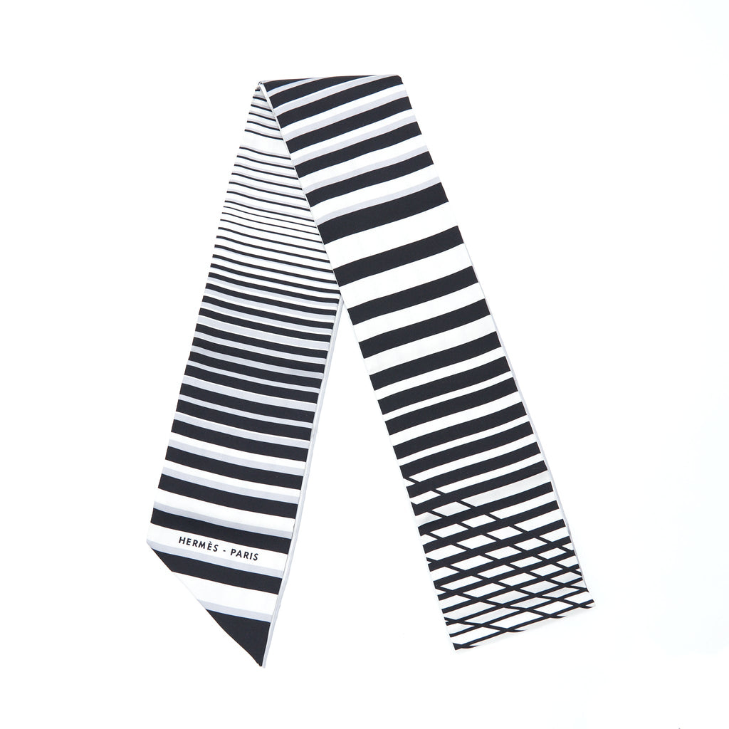 hermes-maxi-twilly-dark-blue-white