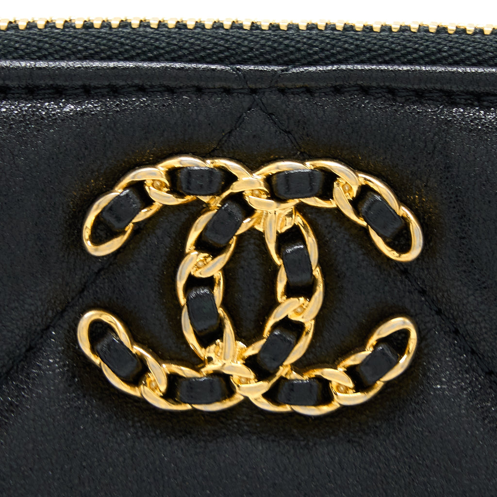 chanel-19-clutch-lambskin-black-multicolour-hardware