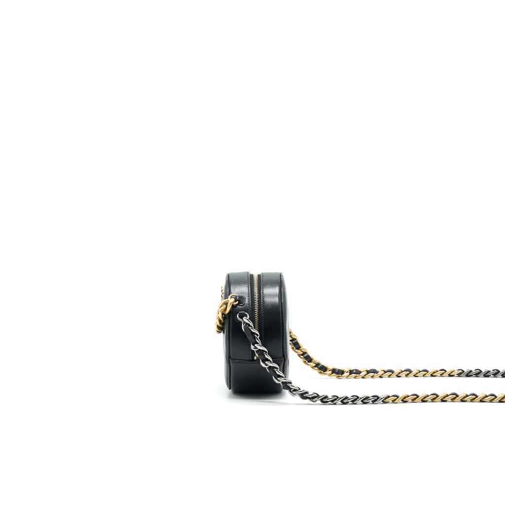chanel-19-clutch-with-chain-black