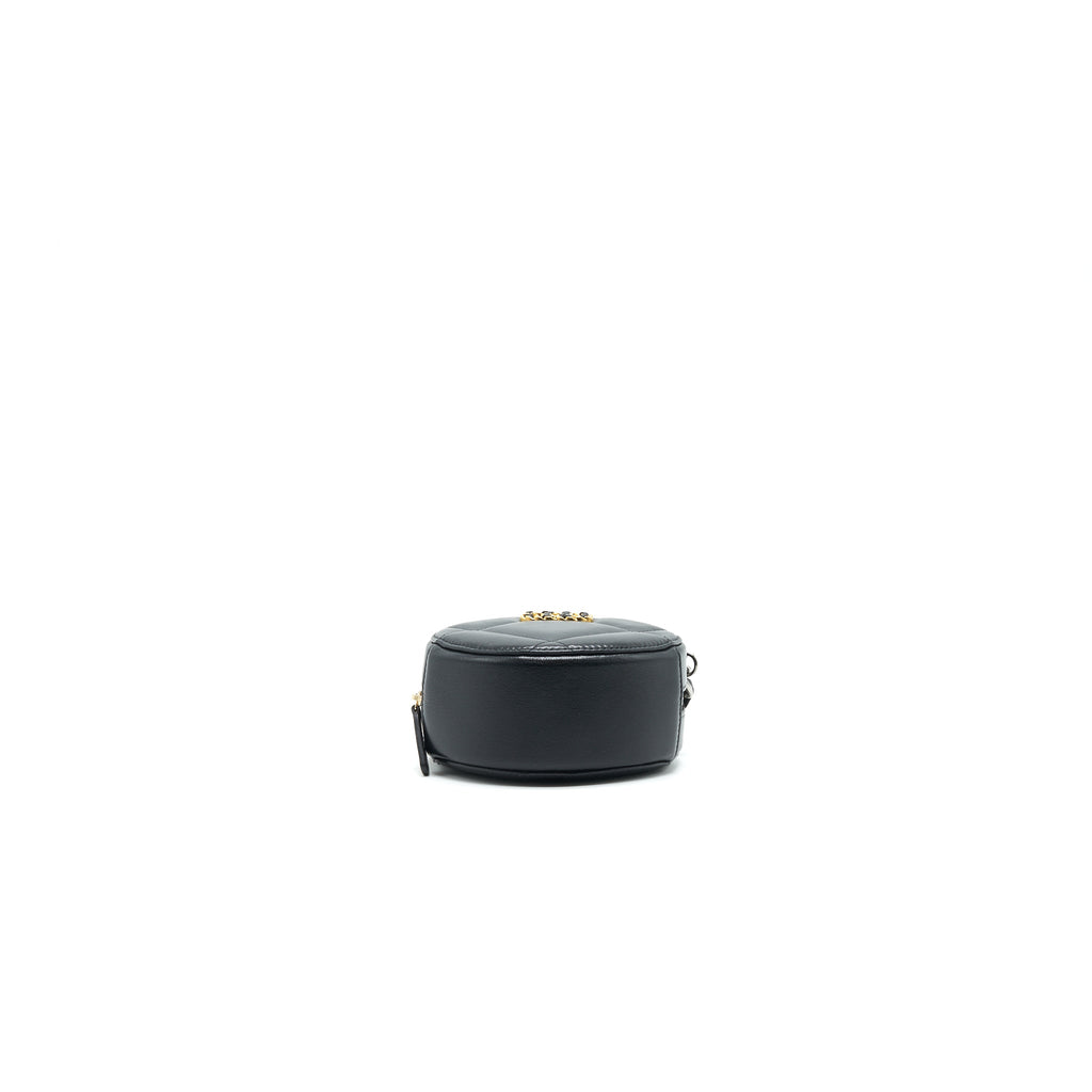 chanel-19-clutch-with-chain-black