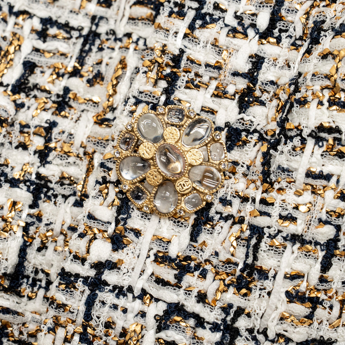chanel-size-36-tweed-jacket-white-black-gold