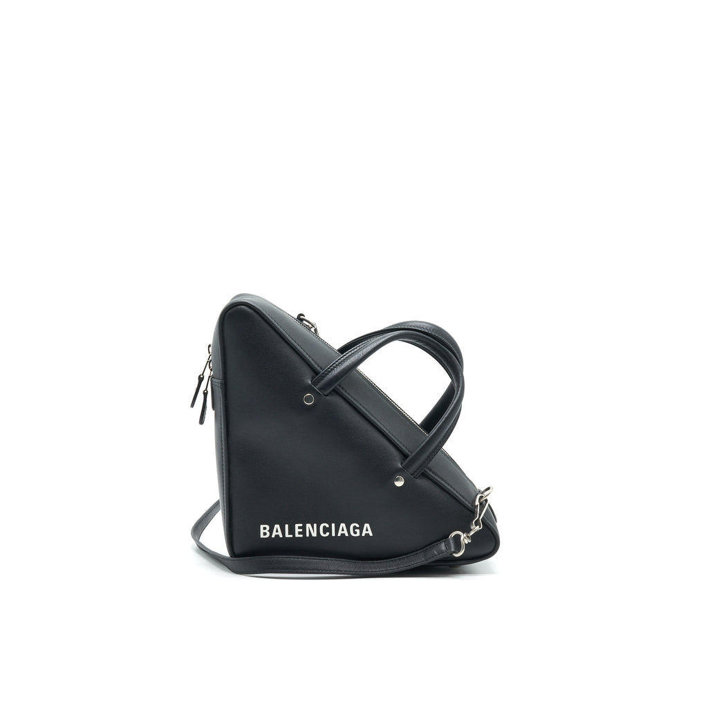 balenciaga-triangle-s-duffle-bag