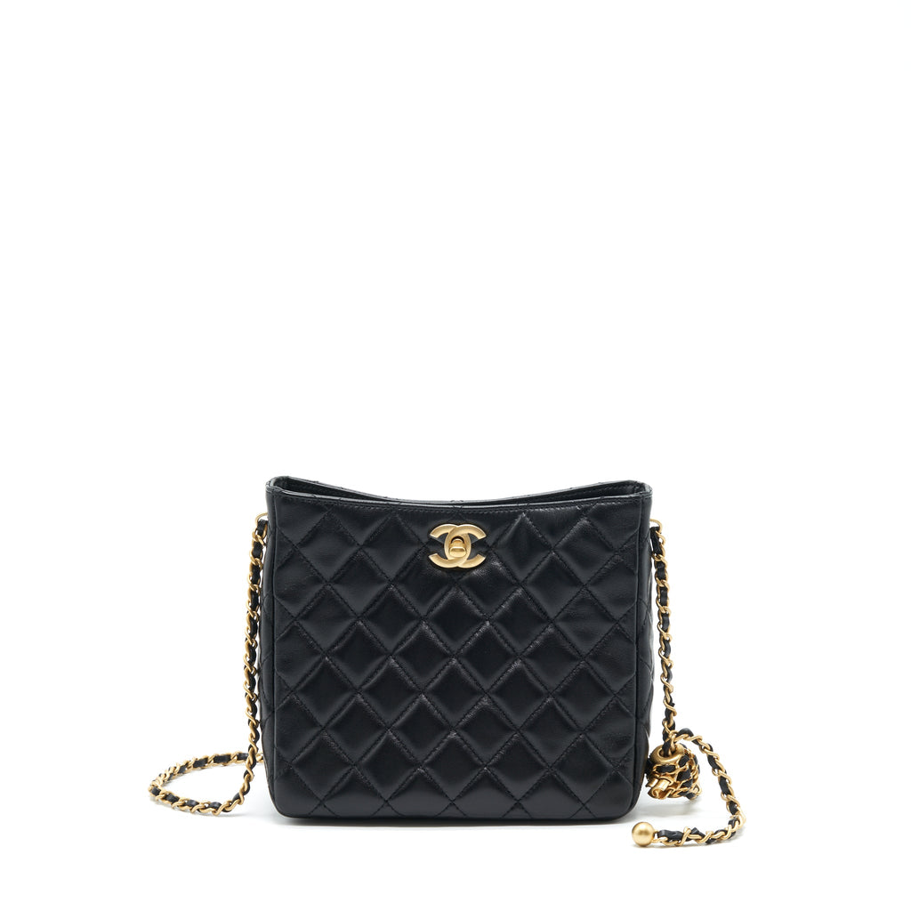 chanel-22s-pearl-crush-hobo-bag-lambskin-black-ghw-microchip-1