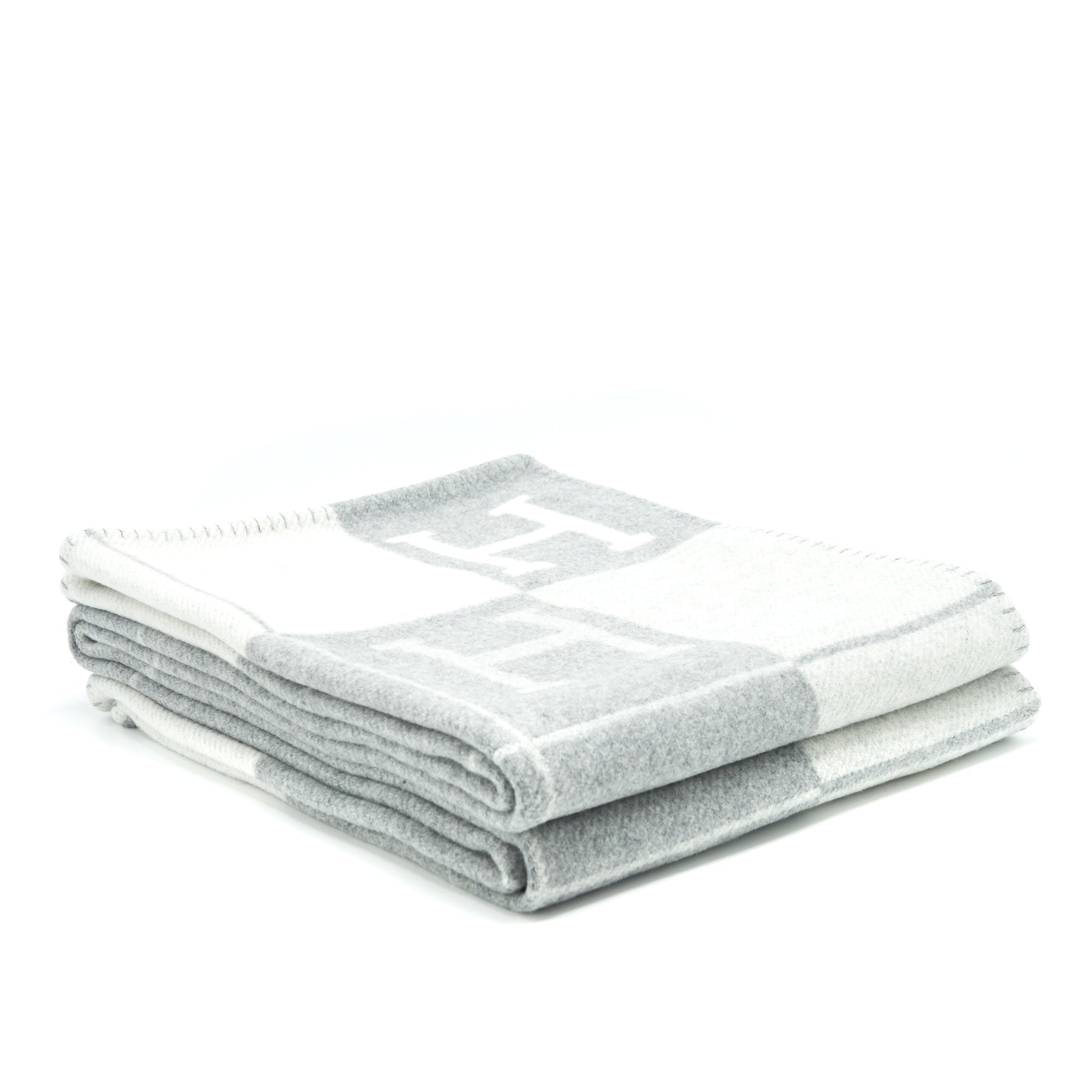 hermes-avalon-throw-blanket-gris-clair-1