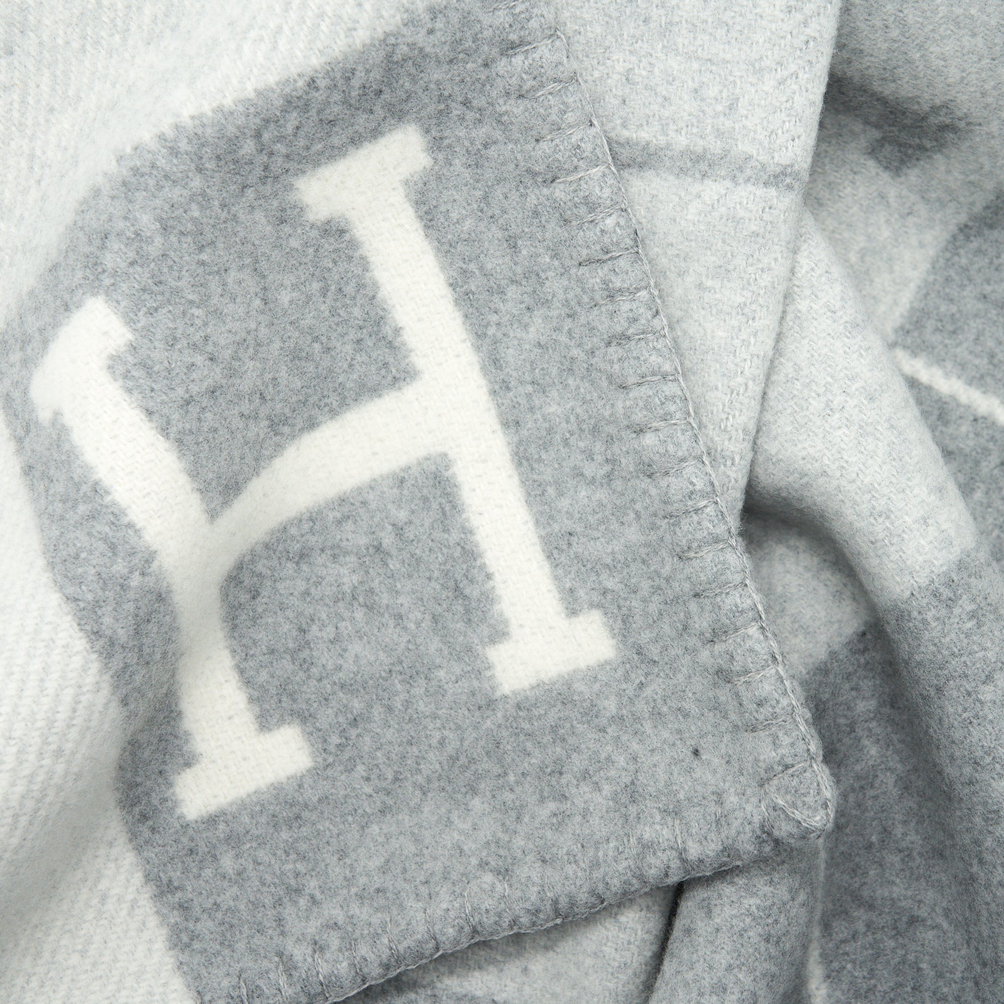 2-hermes-avalon-throw-blanket-template