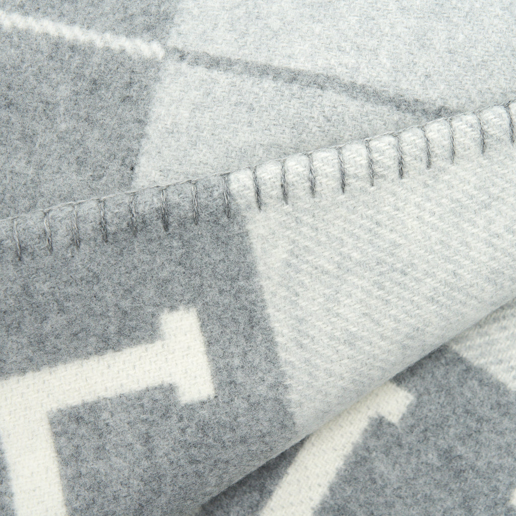 hermes-avalon-throw-blanket-gris-clair-1