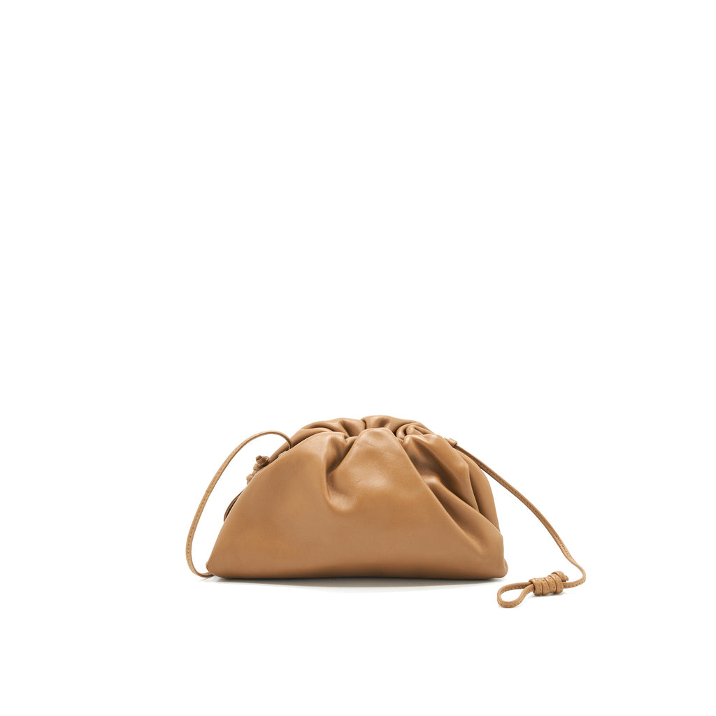 bottega-veneta-mini-pouch-in-caramel