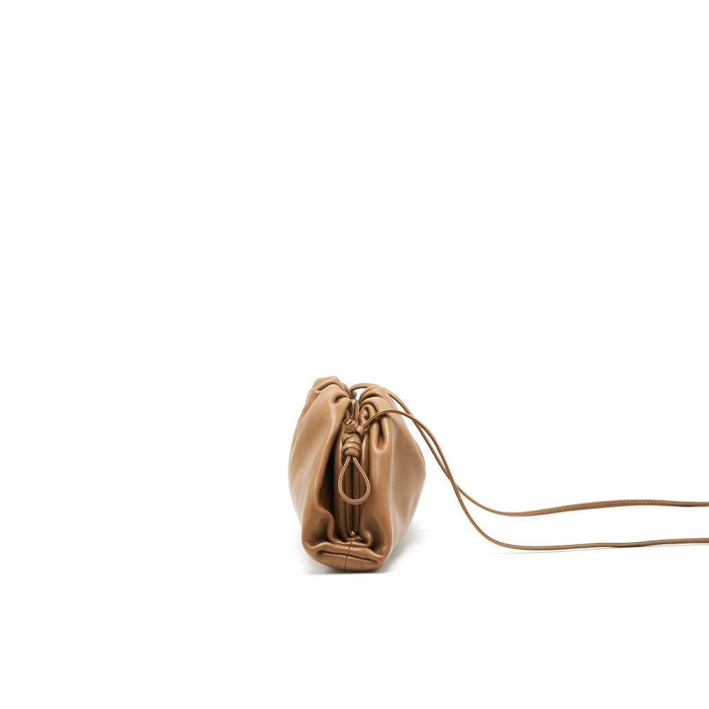 bottega-veneta-mini-pouch-in-caramel