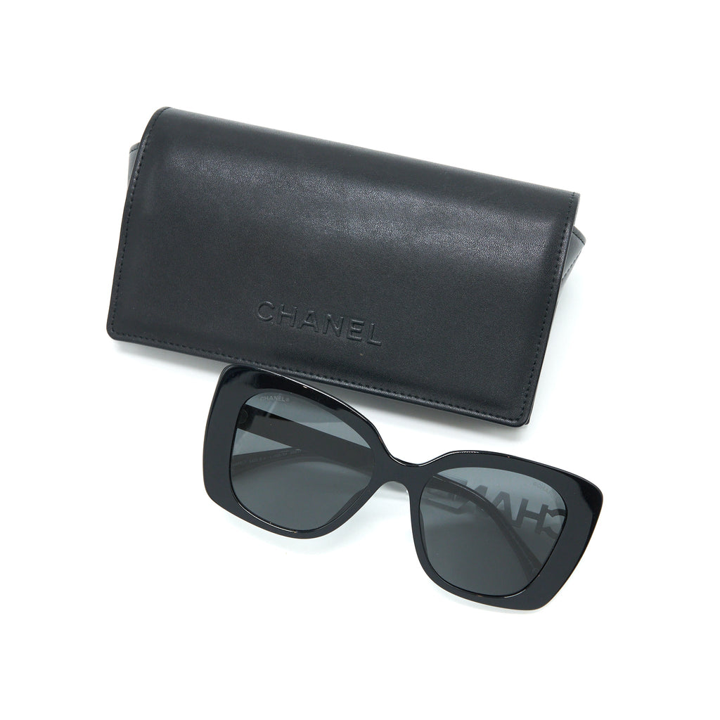chanel-5422-square-sunglasses-crystal-black-white