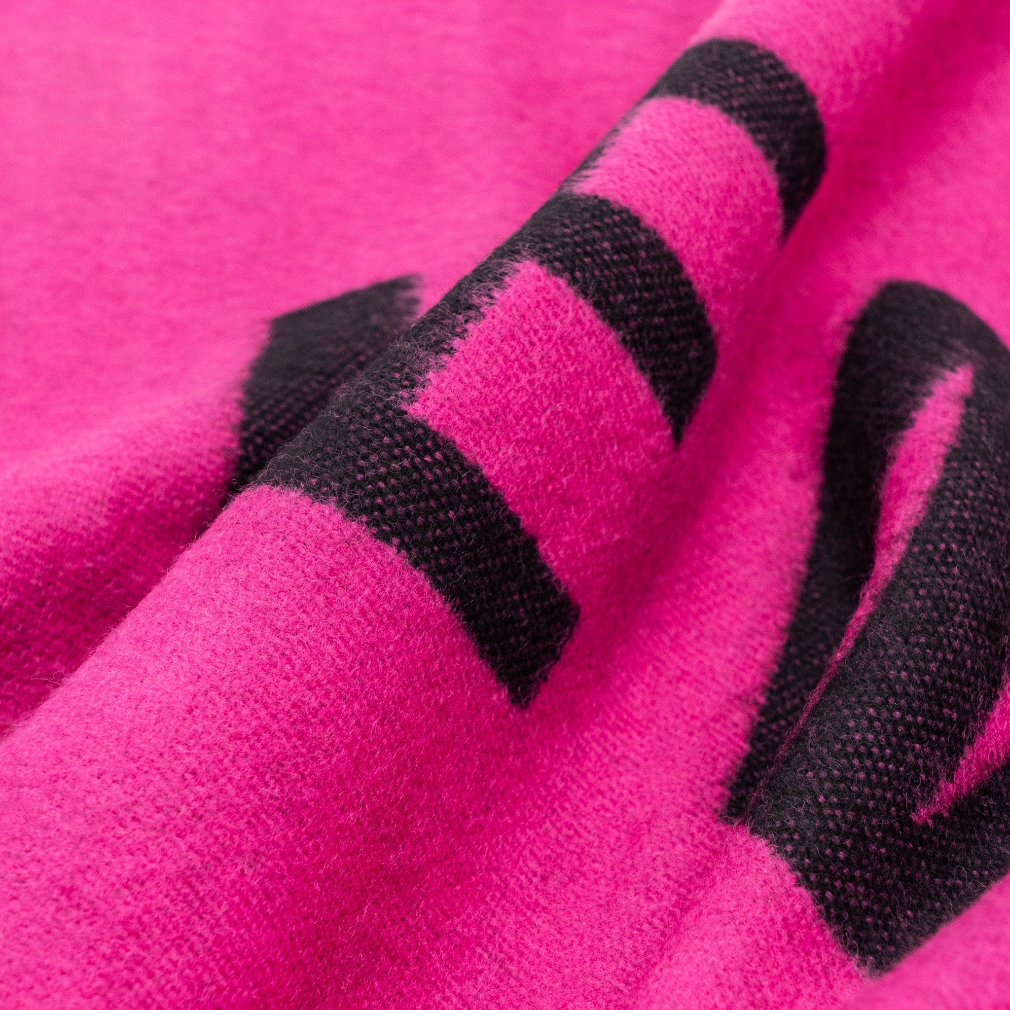 balenciaga-30-205cm-logo-scarf-wool-pink-multicolour