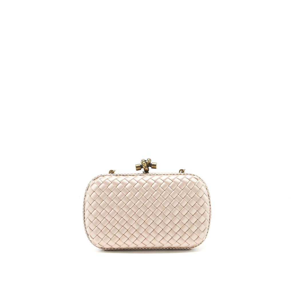 bottega-veneta-stretch-knot-clutch-beige-light-brown