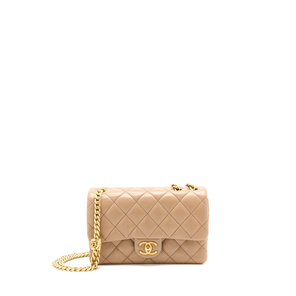 chanel-22k-gold-pillar-adjustable-chain-flap-bag-lambskin-beige-ghw-microchip