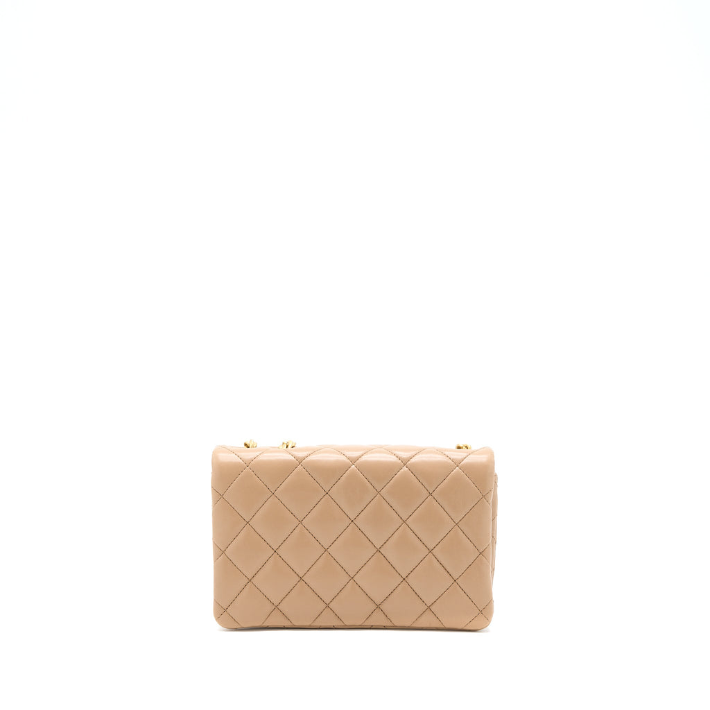 chanel-22k-gold-pillar-adjustable-chain-flap-bag-lambskin-beige-ghw-microchip