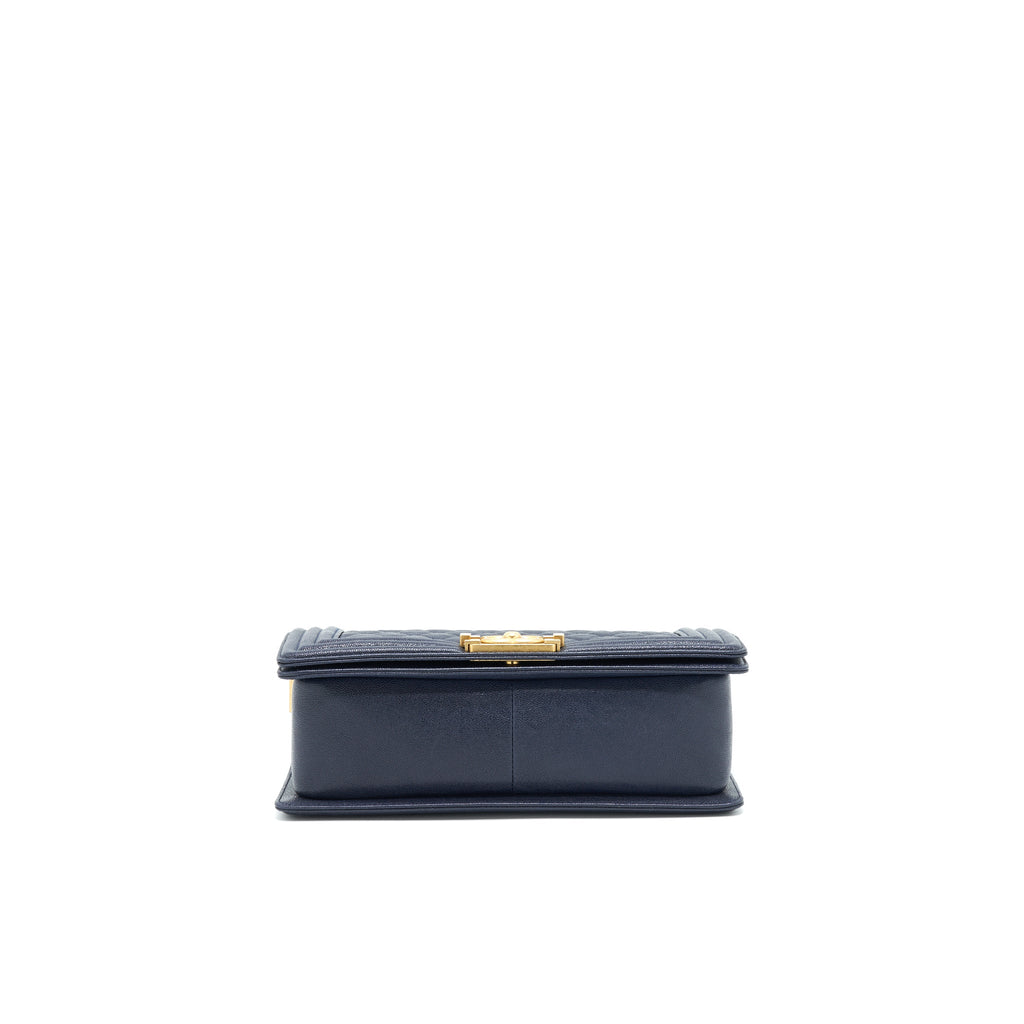 chanel-medium-boy-grained-navy-calfskin-brushed-ghw