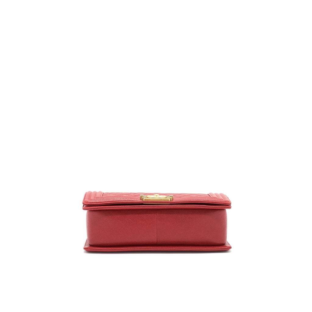 chanel-medium-boy-grained-calfskin-red-brushed-ghw