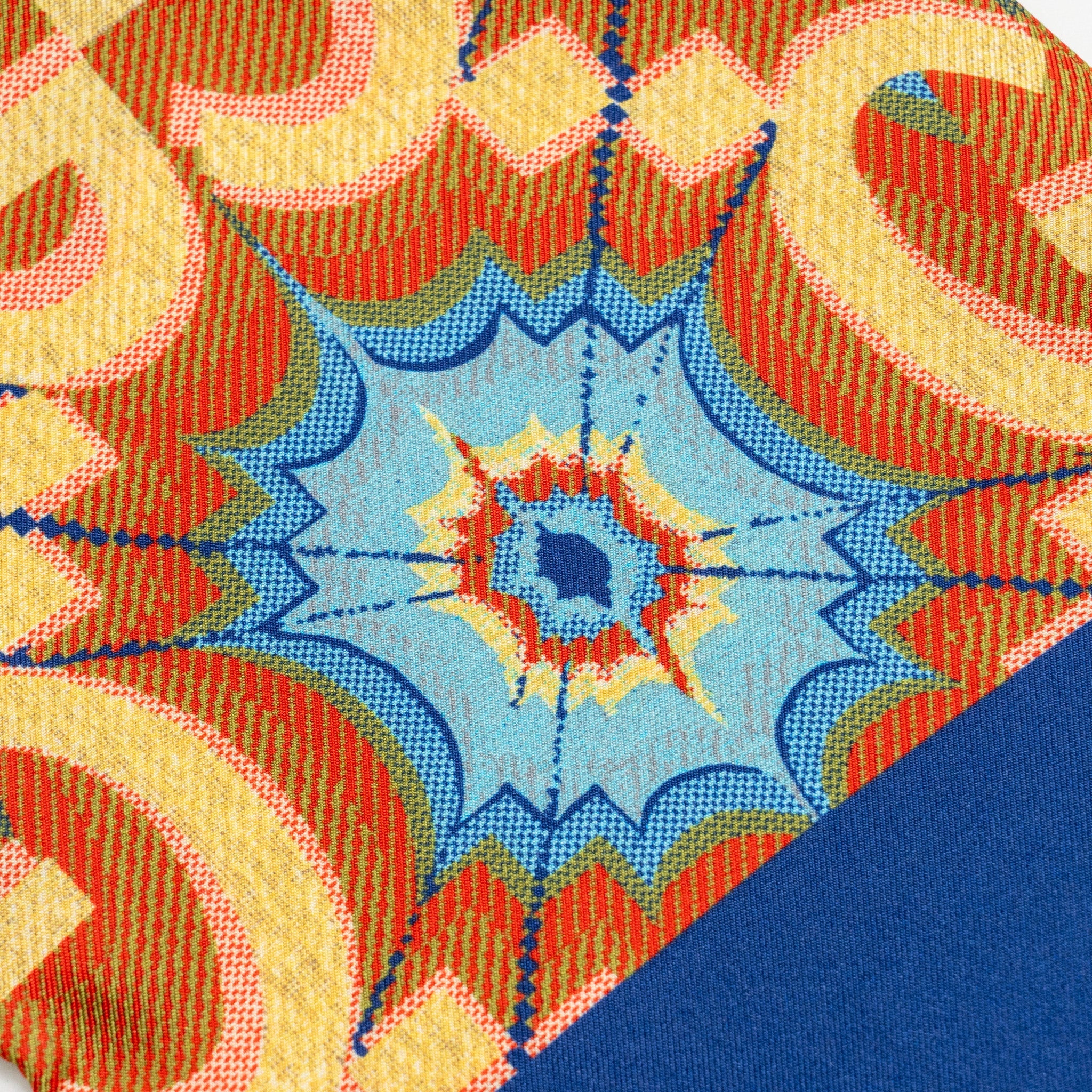 gucci-100th-anniversary-limited-edition-17-2-x-180-scarf-gg-logo-silk-multicolor