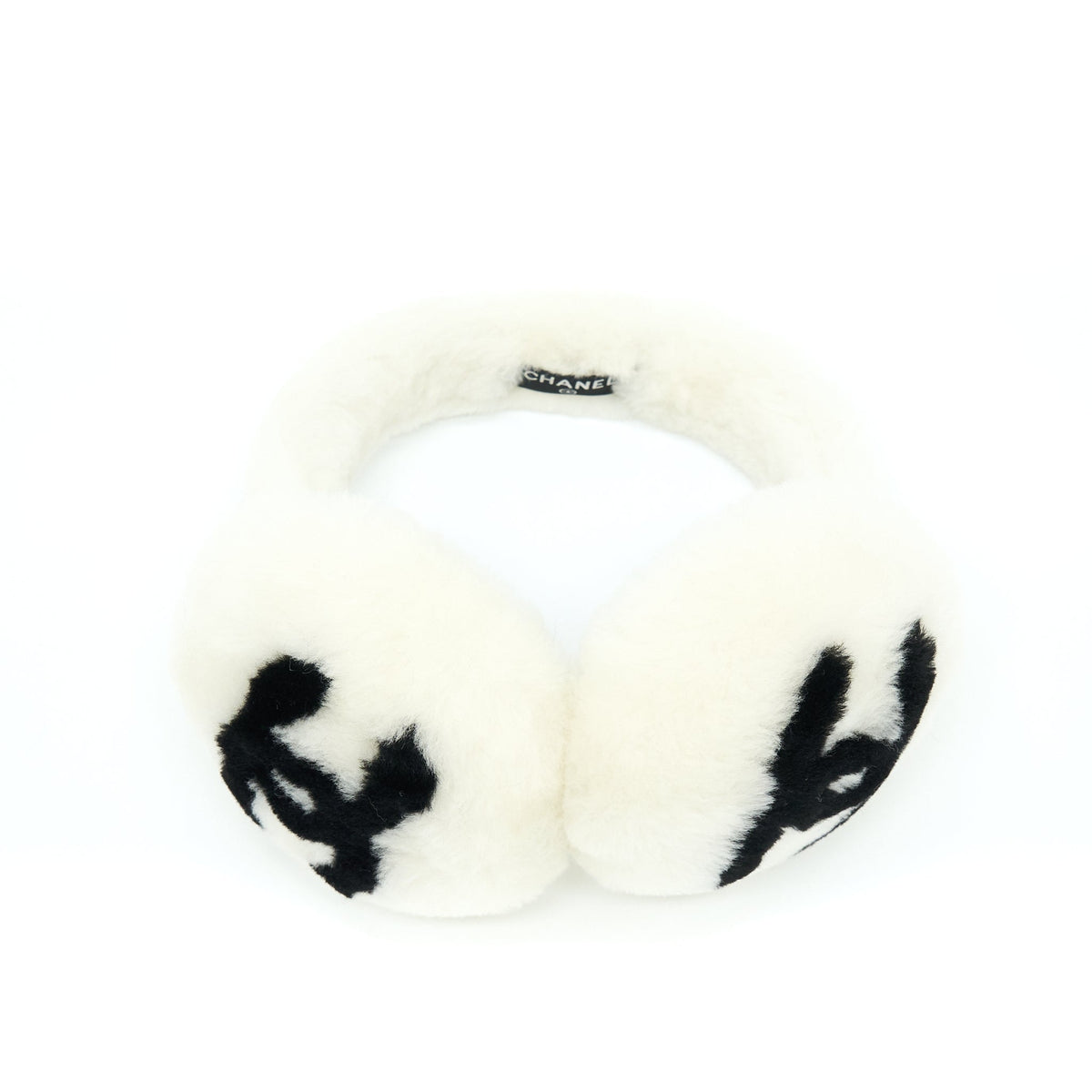 chanel-22p-shearling-cc-logo-earmuffs-white-black