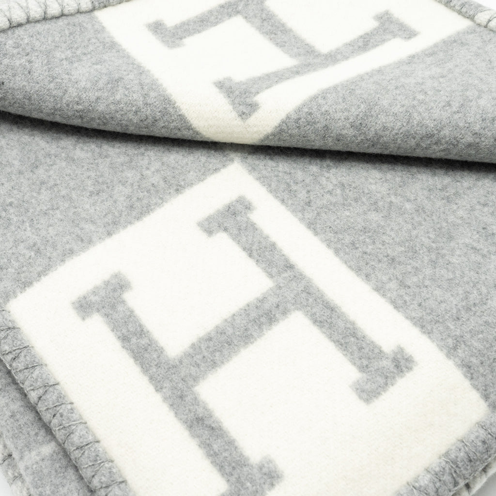 hermes-avalon-throw-blanket-gris-clair-6