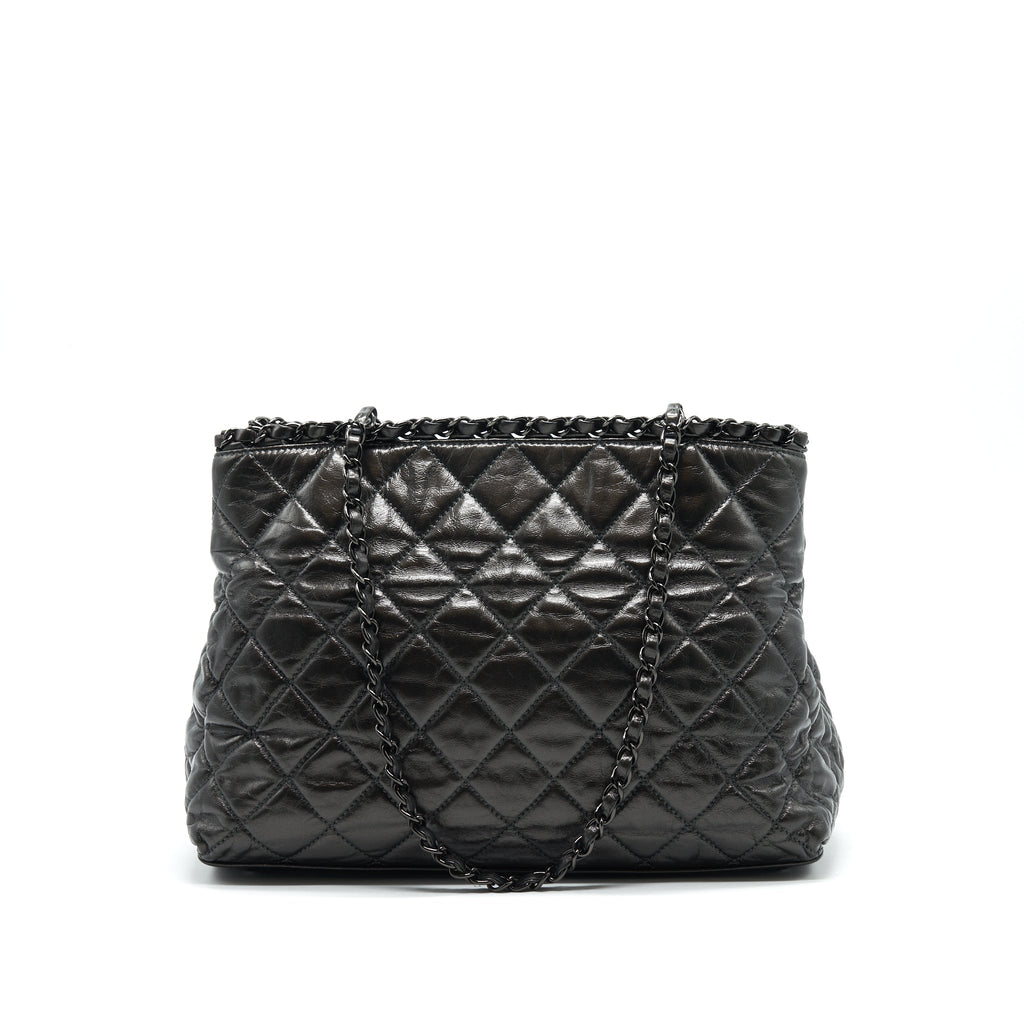 chanel-quilted-tote-bag-with-chain