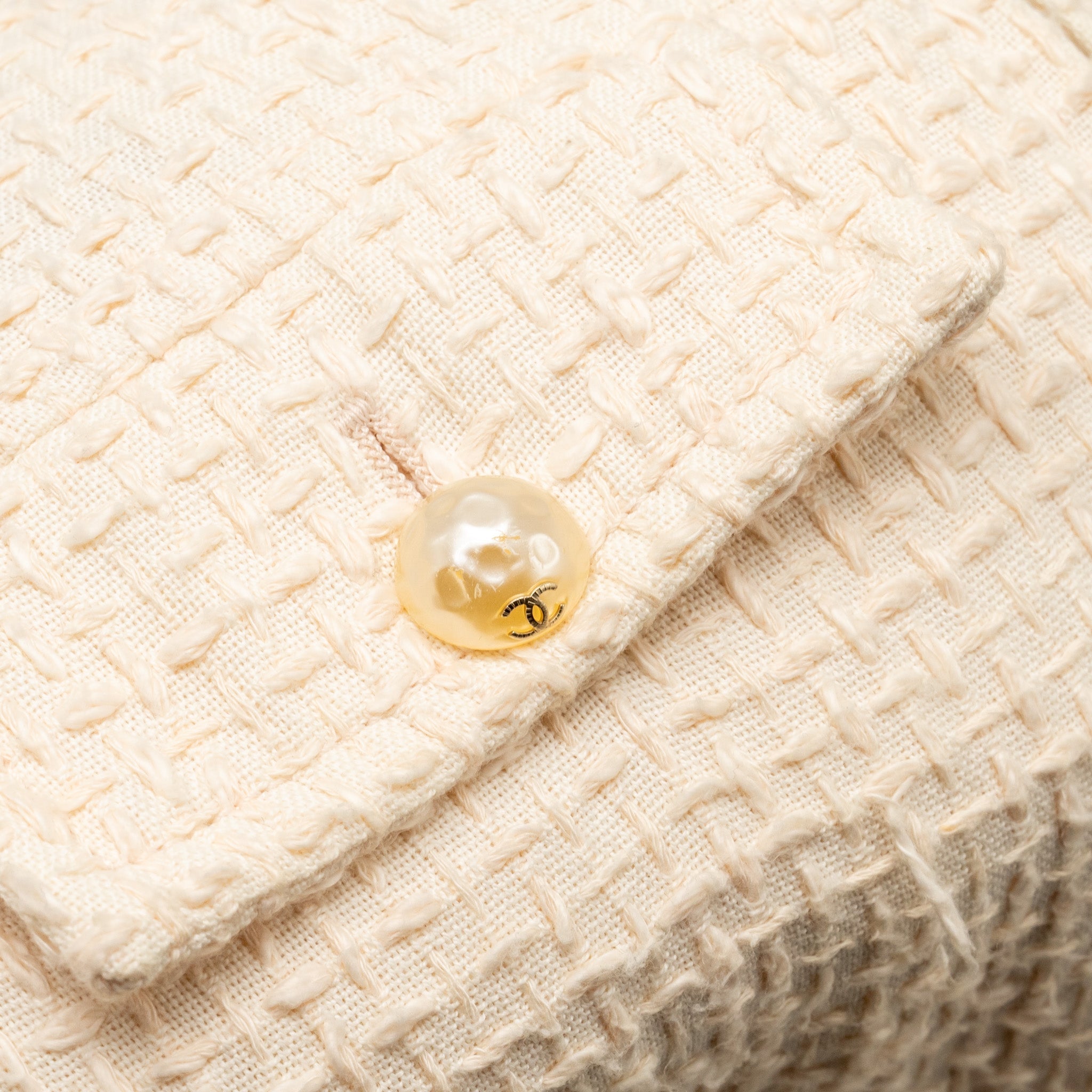 chanel-size-44-pearl-button-zip-up-jacket-tweed-cream