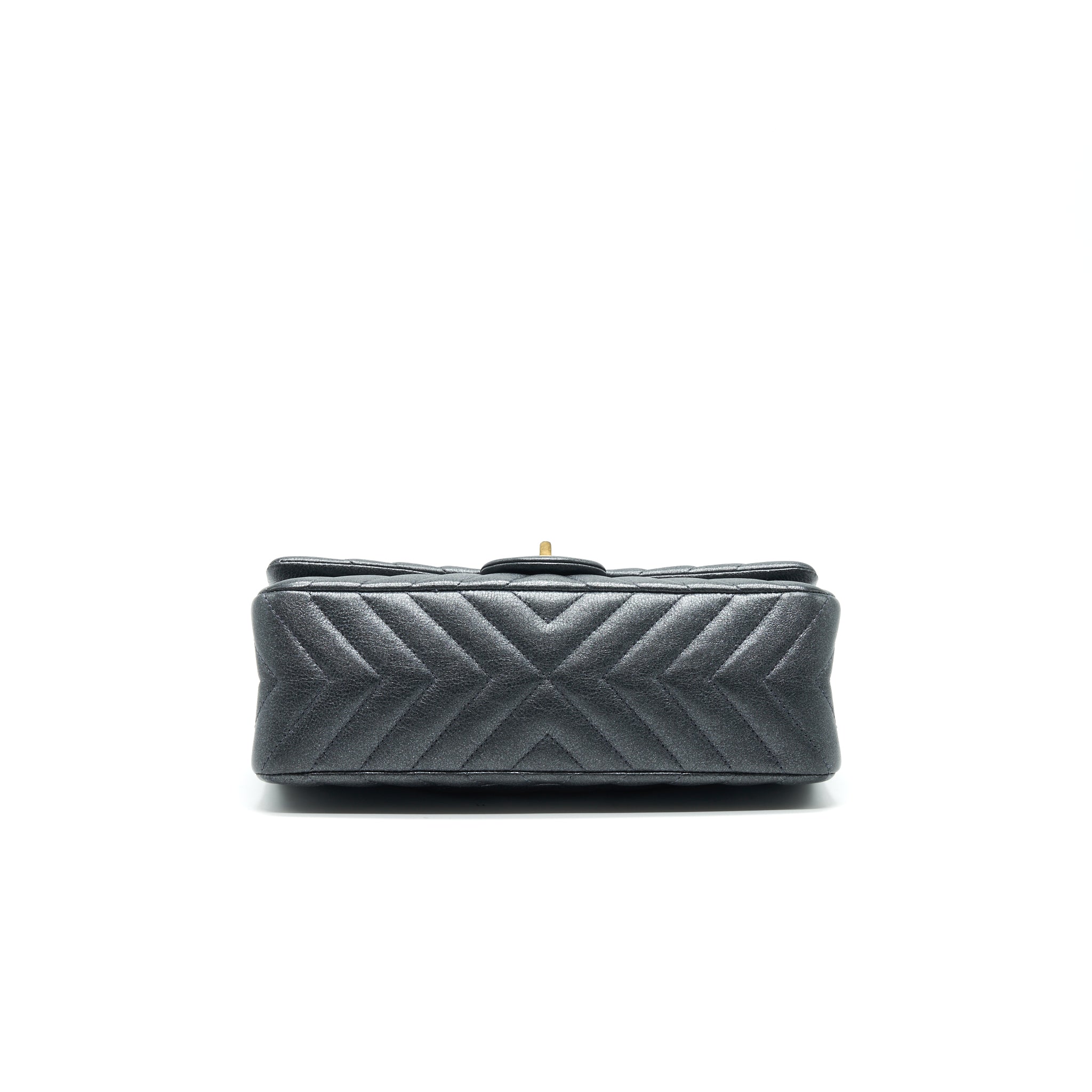 chanel-chevron-small-2-55-226-reissue-bag-charcoal-ghw