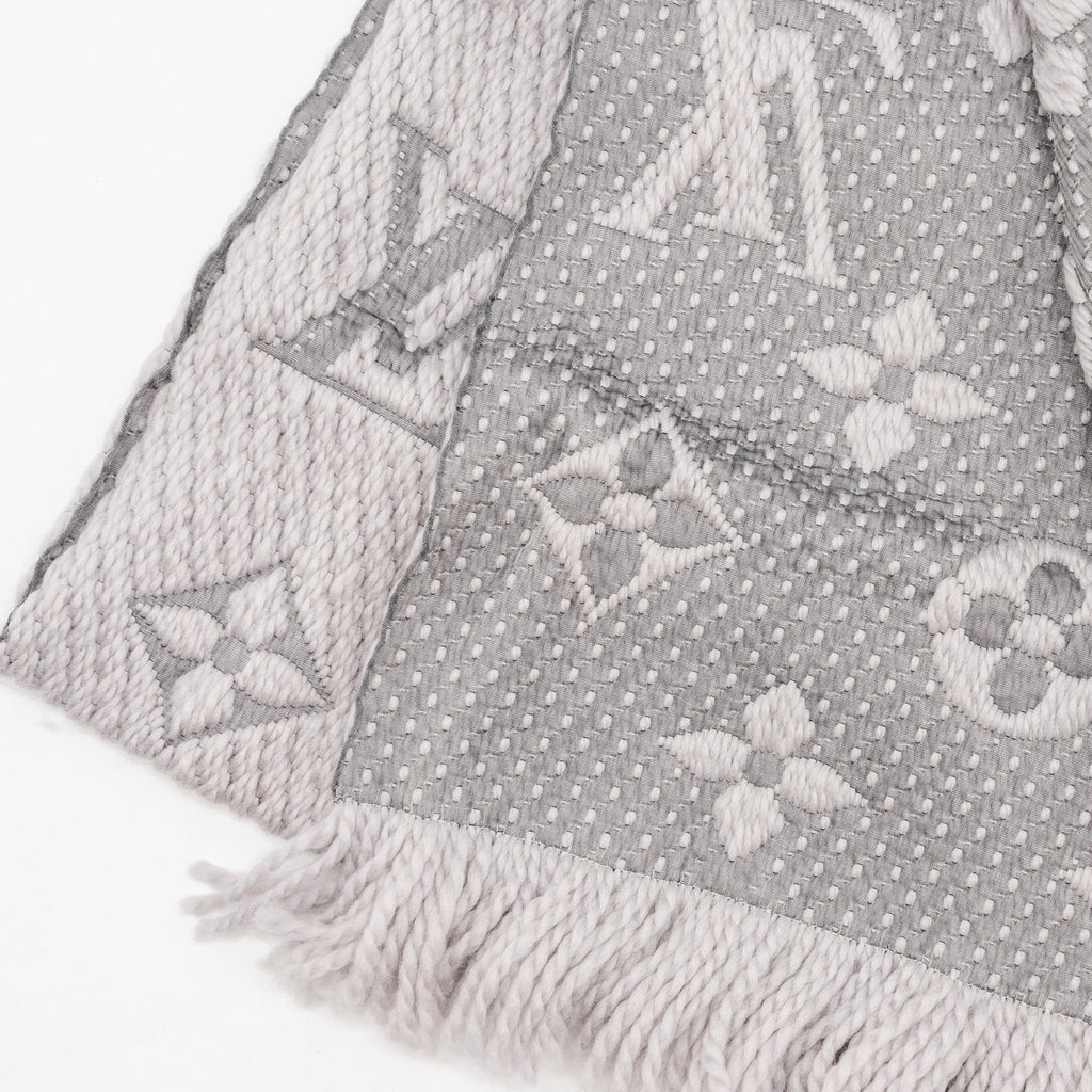 louis-vuitton-muffler-scarf-monogram-wool-silk-grey