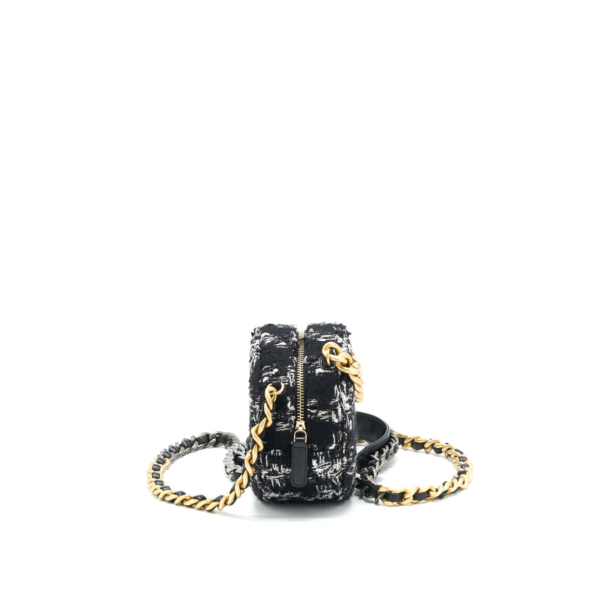 chanel-tweed-19-round-clutch-with-chain