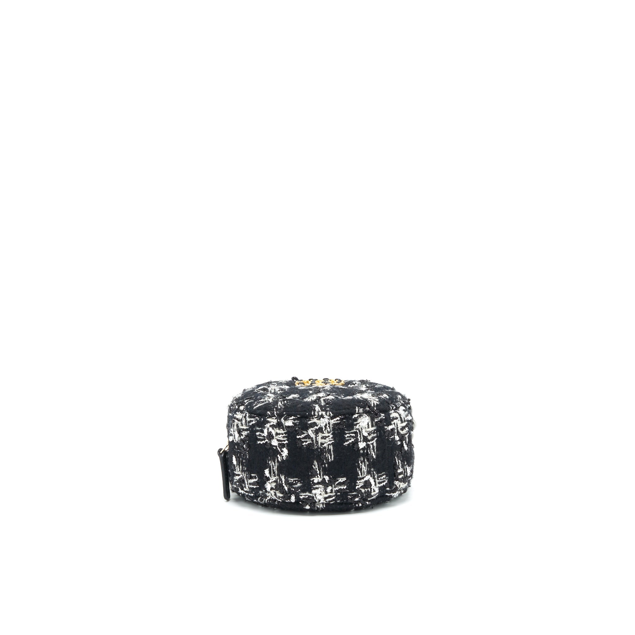chanel-tweed-19-round-clutch-with-chain