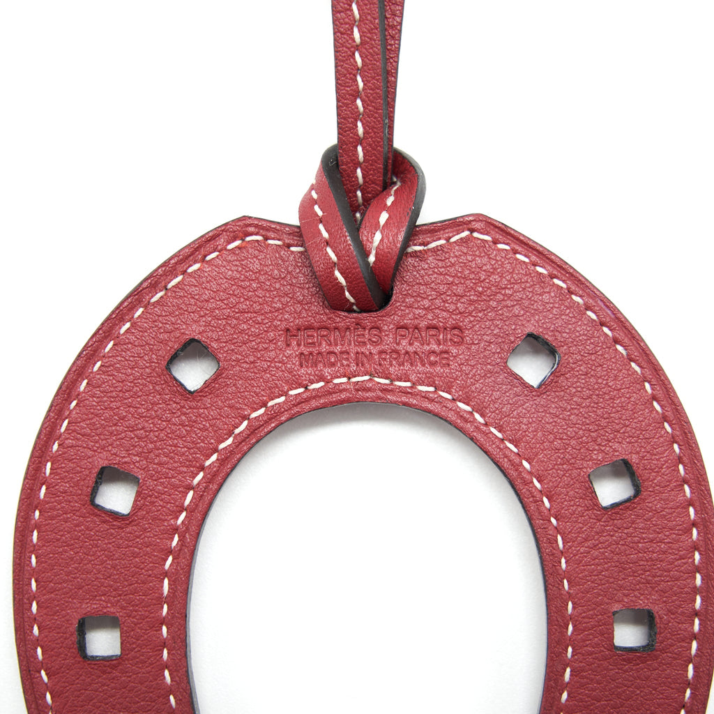 hermes-paddock-bag-charm-rouge-grenat