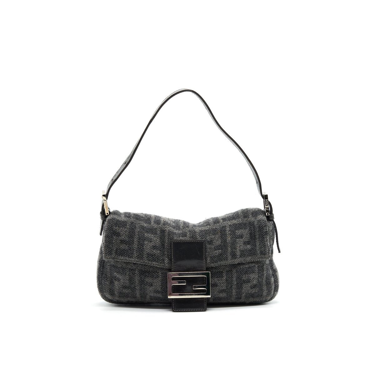 fendi-baguette-in-tweed-grey