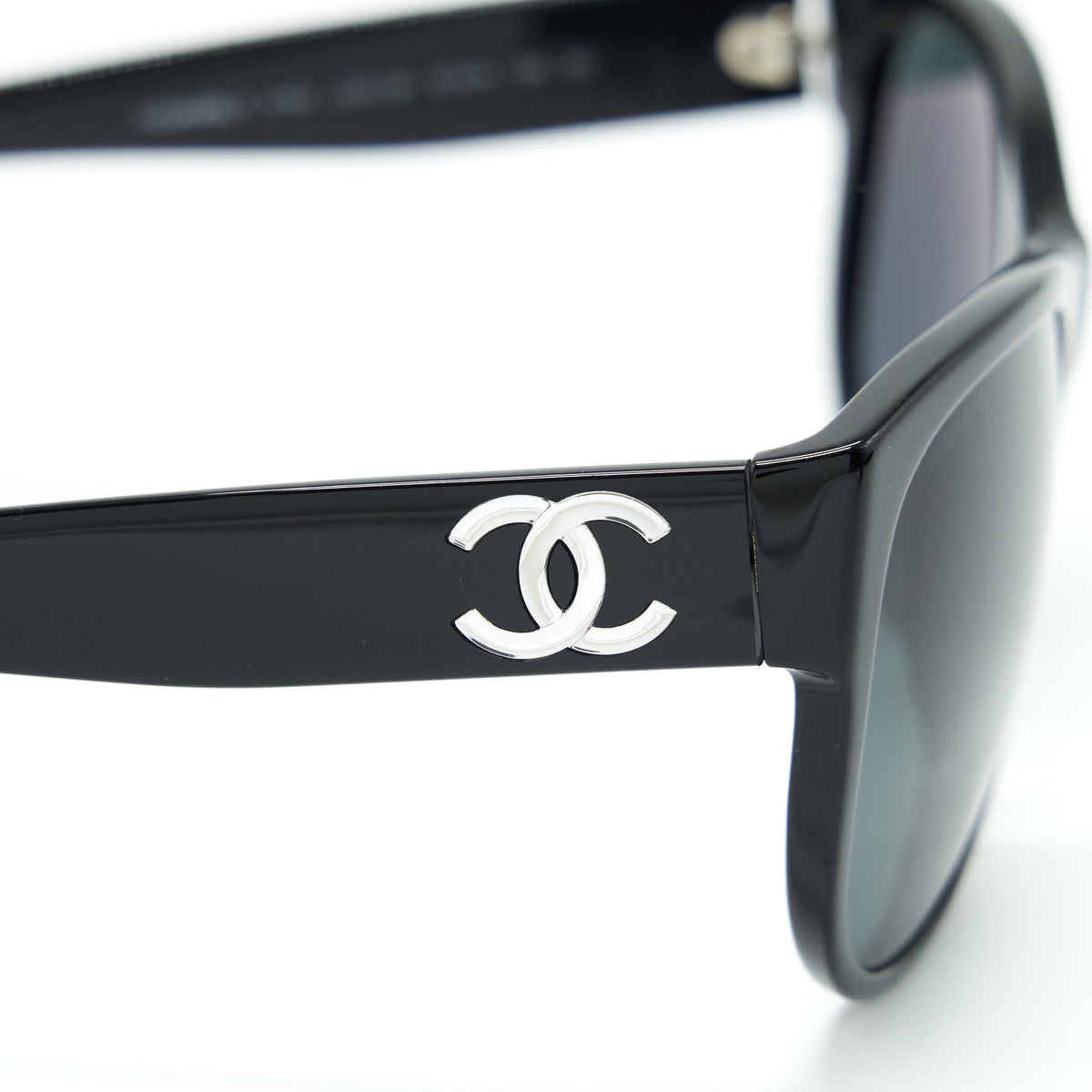 chanel-sunglasses-with-cc-logo