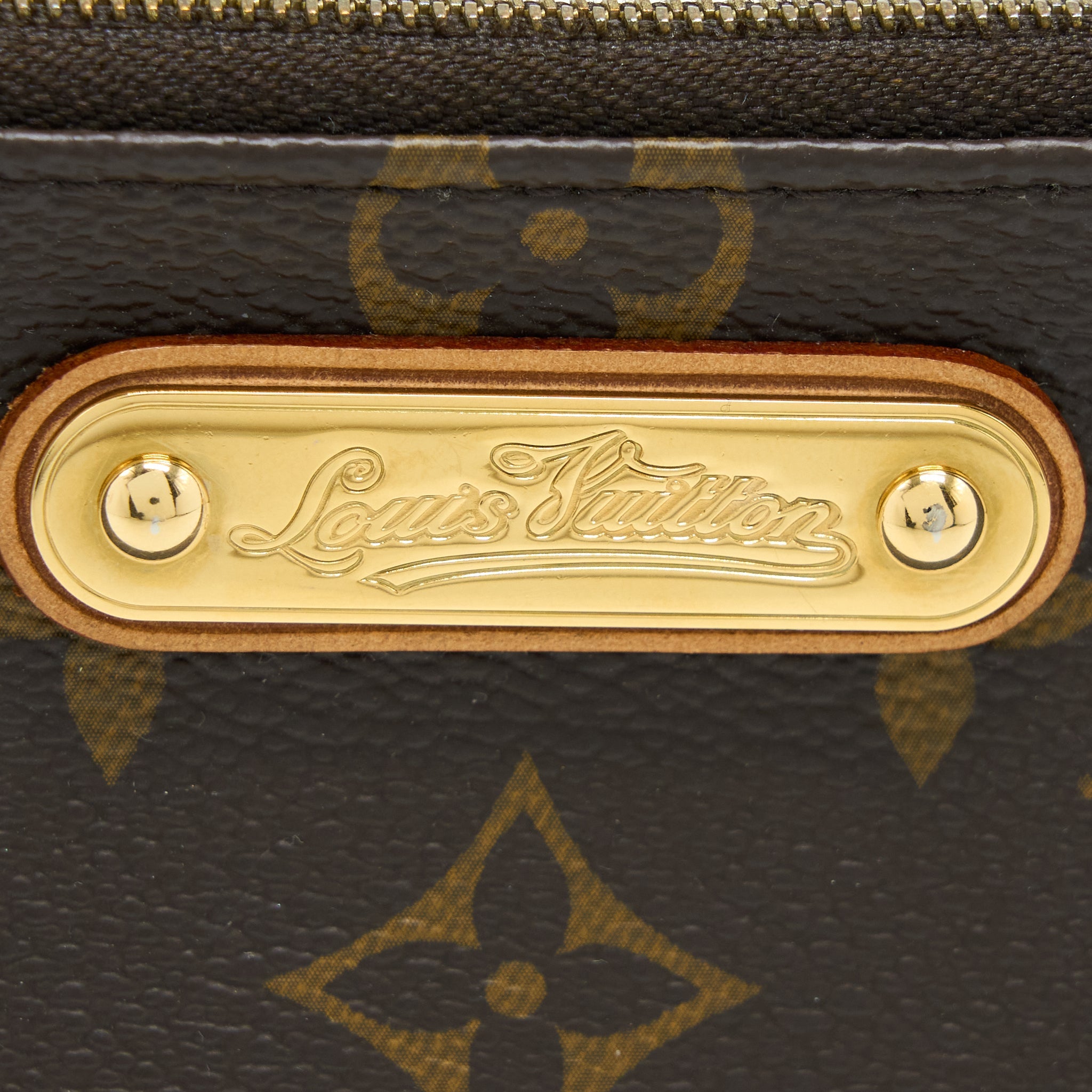 louis-vuitton-milla-pochette-monogram-canvas-ghw