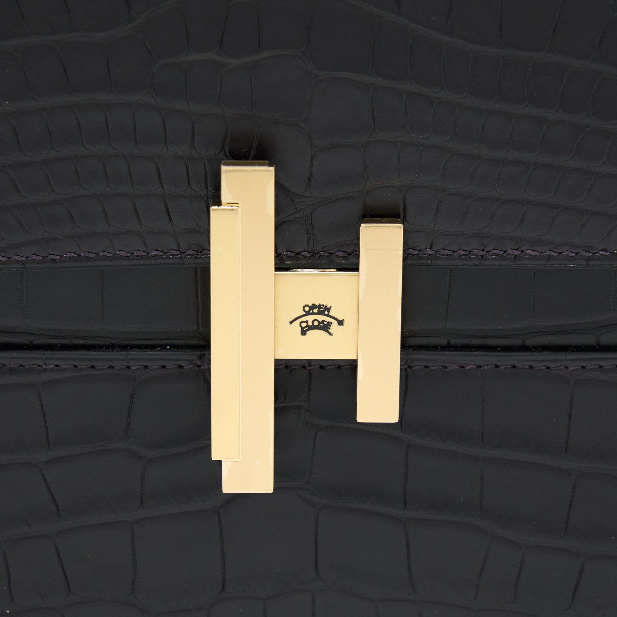 hermes-cinhetic-to-go-alligator-miss-matte-3w-prunoir-ghw-stamp-z