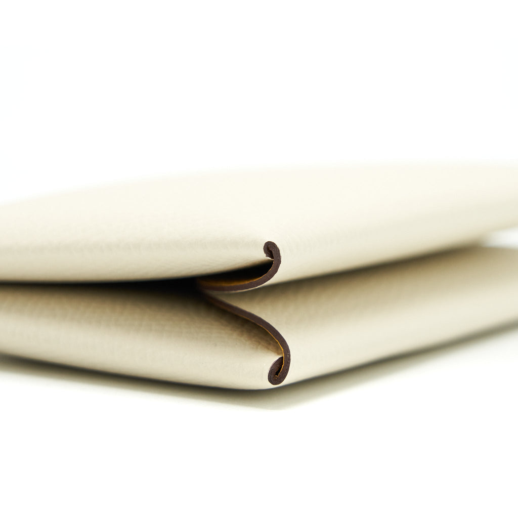 hermes-calvi-card-holder-craie-jaune-ambre