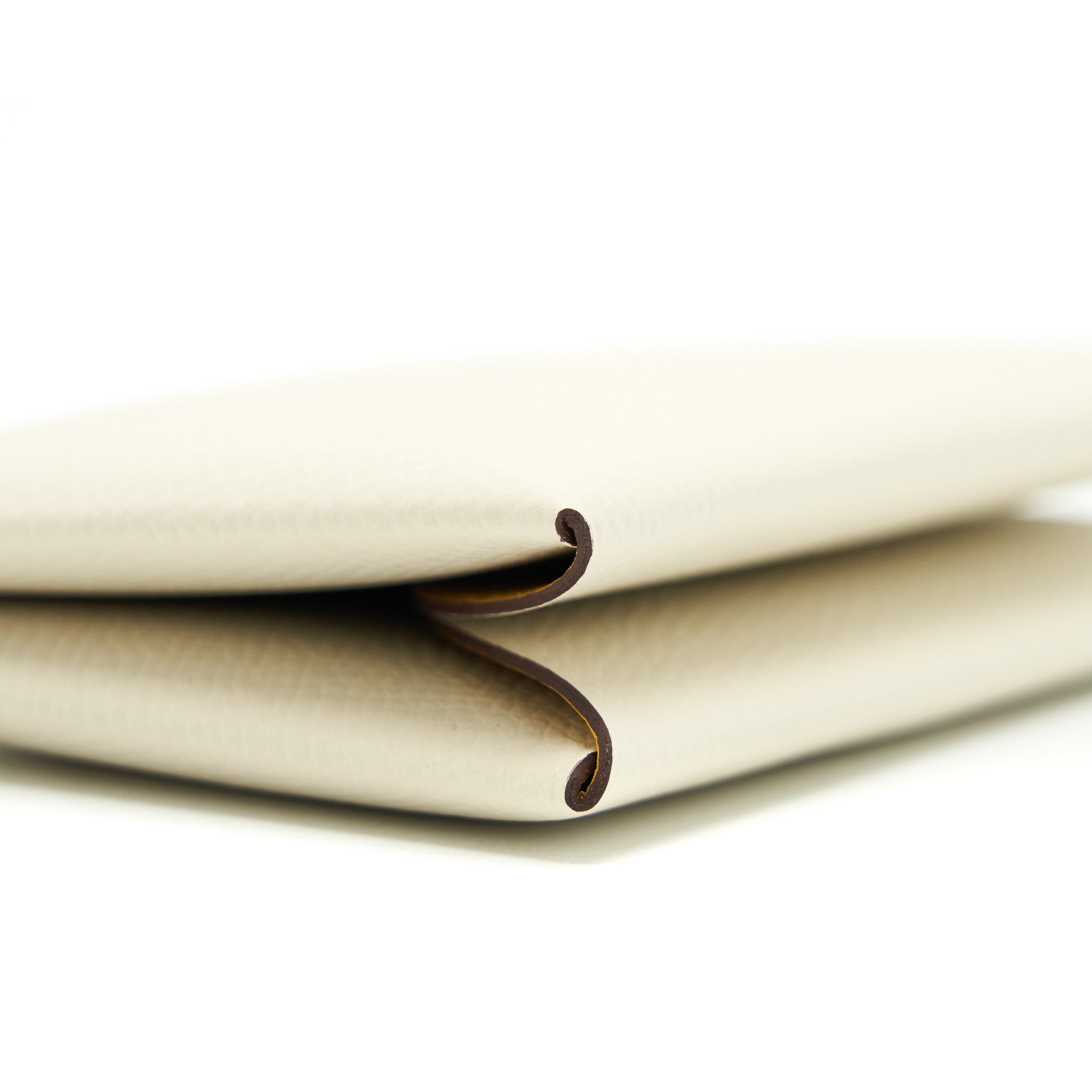 hermes-calvi-card-holder-craie-jaune-ambre