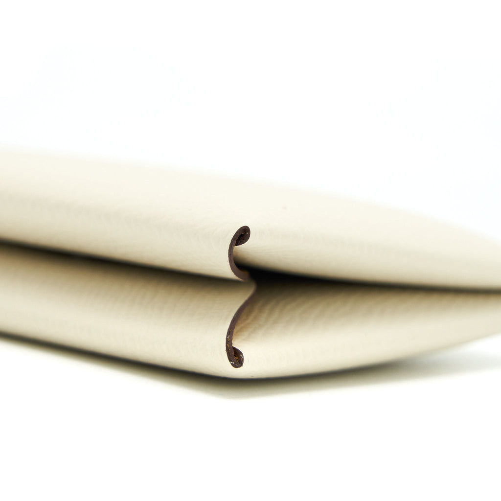 hermes-calvi-card-holder-craie-jaune-ambre