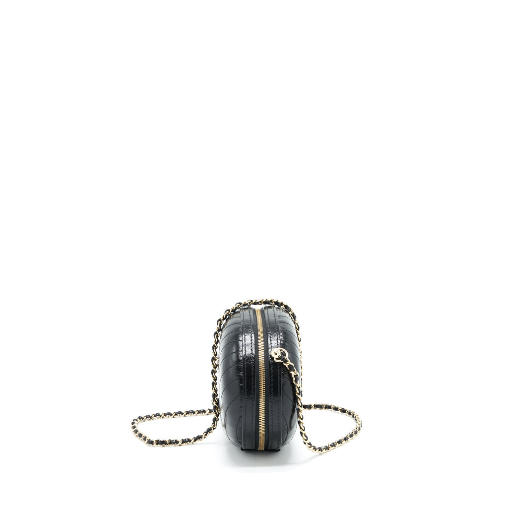 chanel-la-pausa-evening-bag-chevron-calfskin-black-lghw